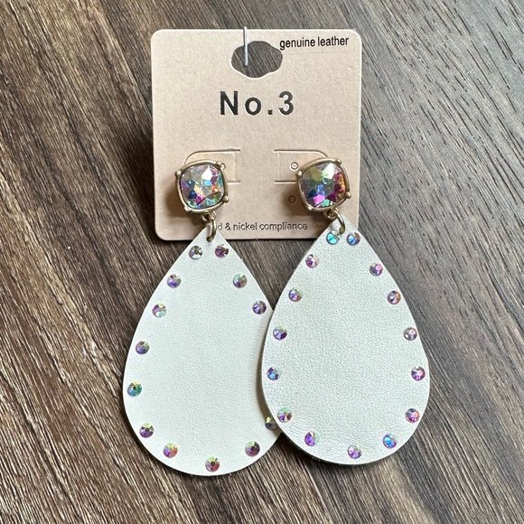 White leather statement earrings. - Picture 1 of 2